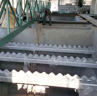 行车式刮吸泥机